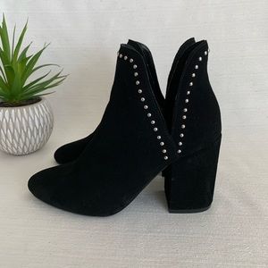 Steve Madden Rockstar Black Suede Leather Studded Ankle Booties Woman’s 7M